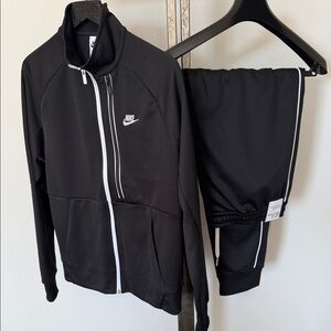 Nike Black and White Athletic Set